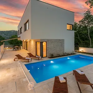 Villa Luce, Grižane